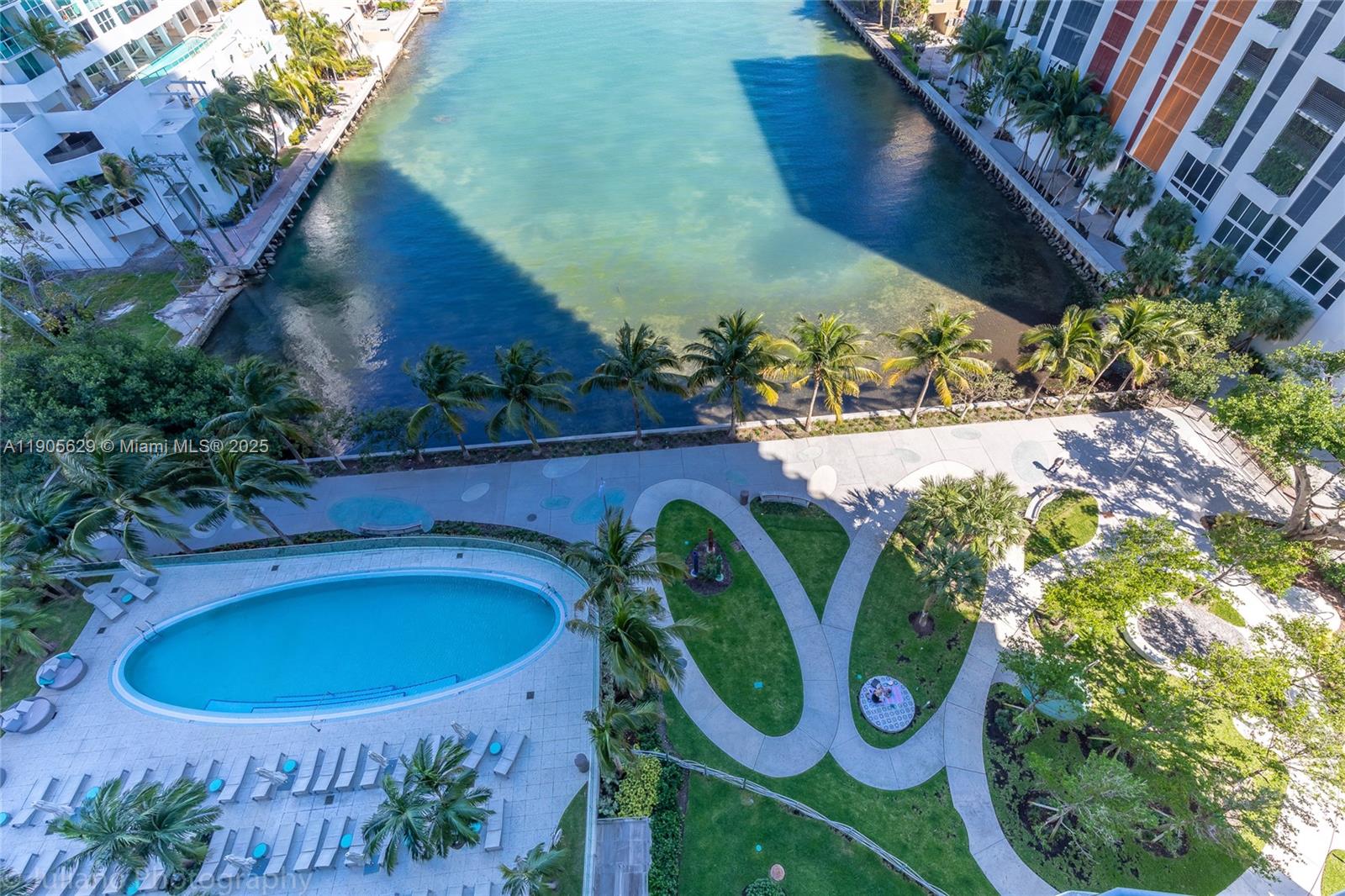 ICON BAY CONDO - Residential