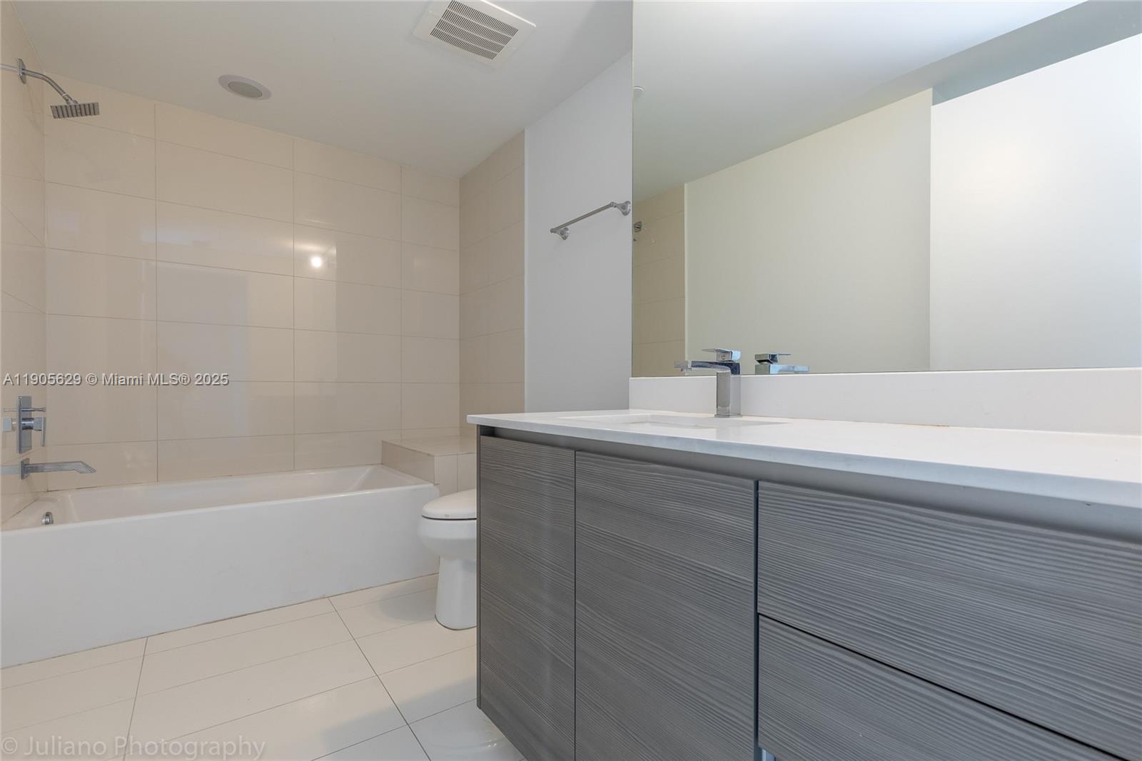 ICON BAY CONDO - Residential