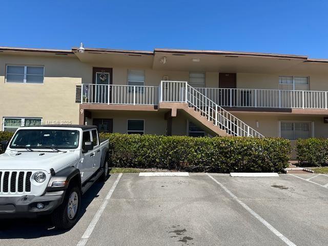 Beautifully remodeled 2-bedroom, 2-bathroom condo located in a desirable 55+ community in Margate. This light and bright unit offers a peaceful garden view and features an updated kitchen, modern bathrooms, and new flooring throughout. Enjoy the comfort of a quiet community with amenities designed for active adults.
Rental Requirements:Minimum credit score 675-Combined income of $30,000+ annually-One car parking only
Perfect for those seeking a comfortable and updated home in a convenient location.