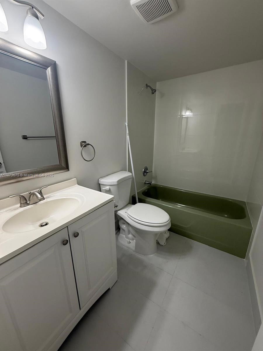 ORIOLE GARDENS 9 CONDO - Residential Lease