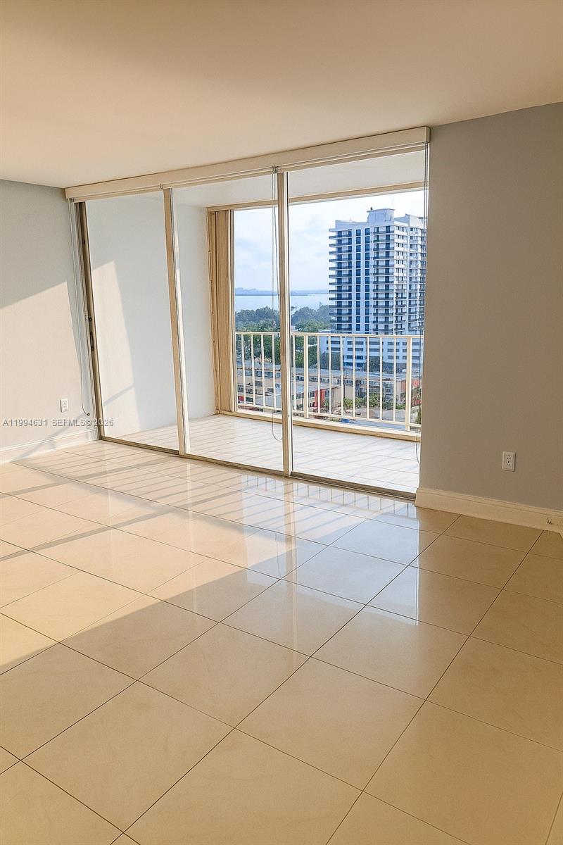 KENNEDY HOUSE CONDO - Residential