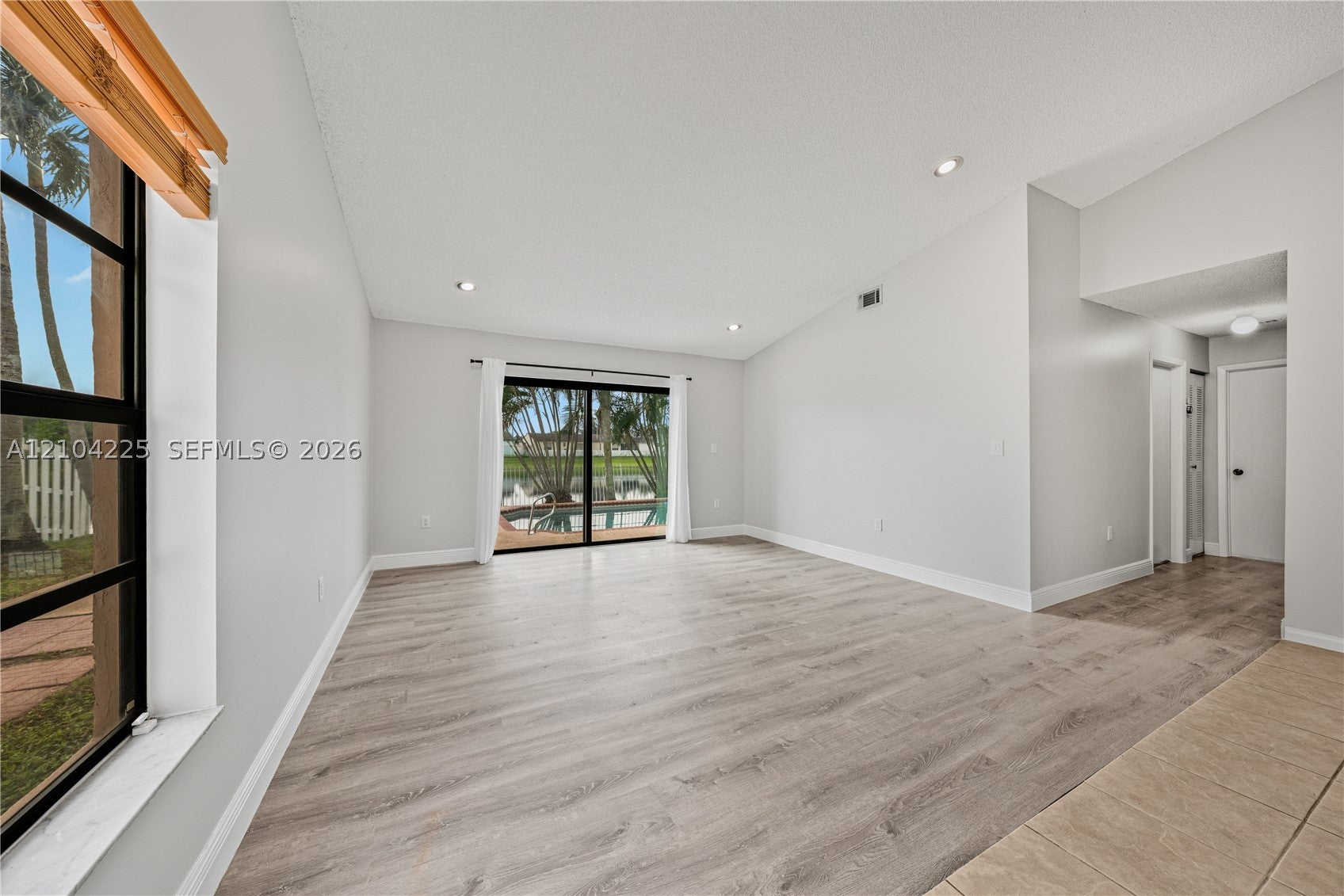 13740 Oak Ridge Dr