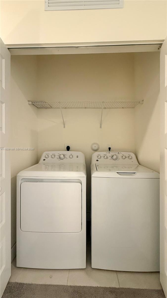 DOWNTOWN DORAL SOUTH PHAS - Residential