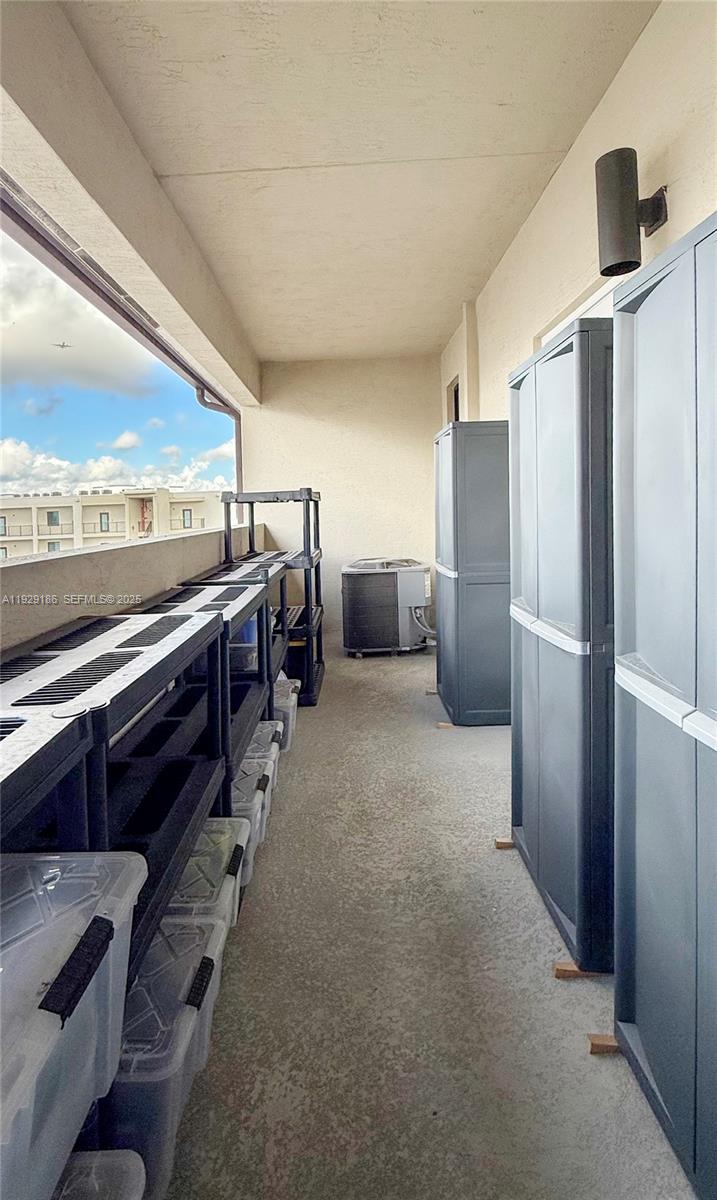 DOWNTOWN DORAL SOUTH PHAS - Residential