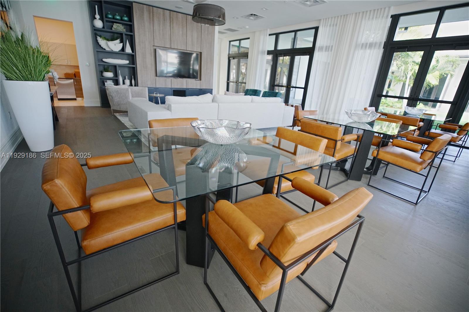 DOWNTOWN DORAL SOUTH PHAS - Residential