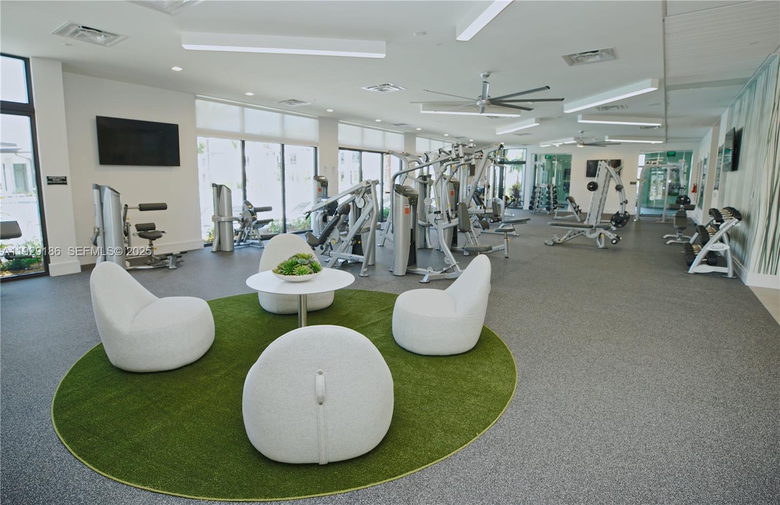 DOWNTOWN DORAL SOUTH PHAS - Residential