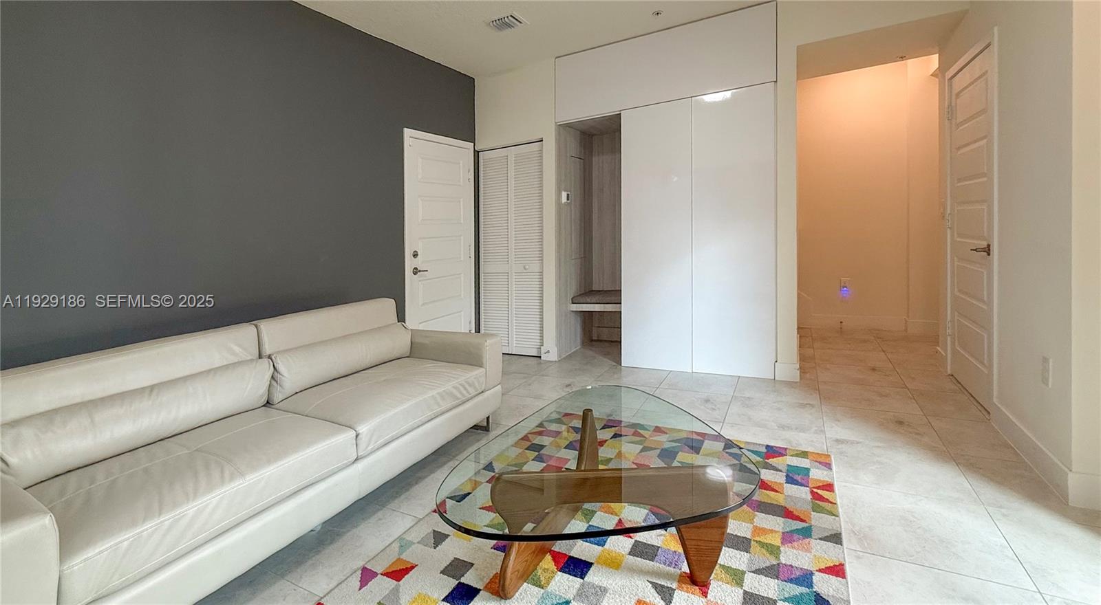 DOWNTOWN DORAL SOUTH PHAS - Residential