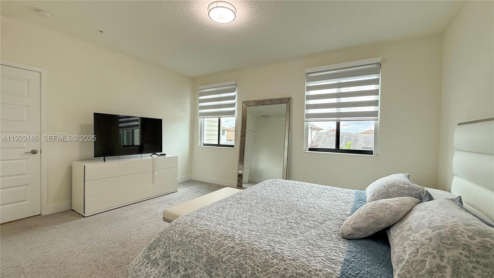 DOWNTOWN DORAL SOUTH PHAS - Residential