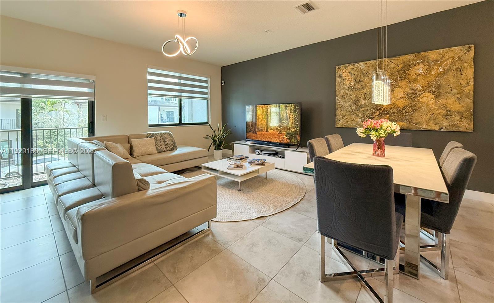 DOWNTOWN DORAL SOUTH PHAS - Residential