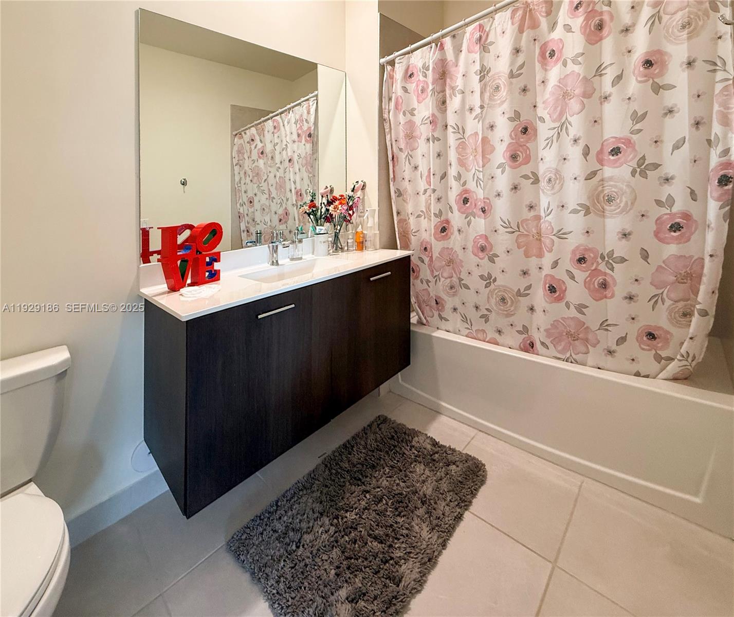 DOWNTOWN DORAL SOUTH PHAS - Residential