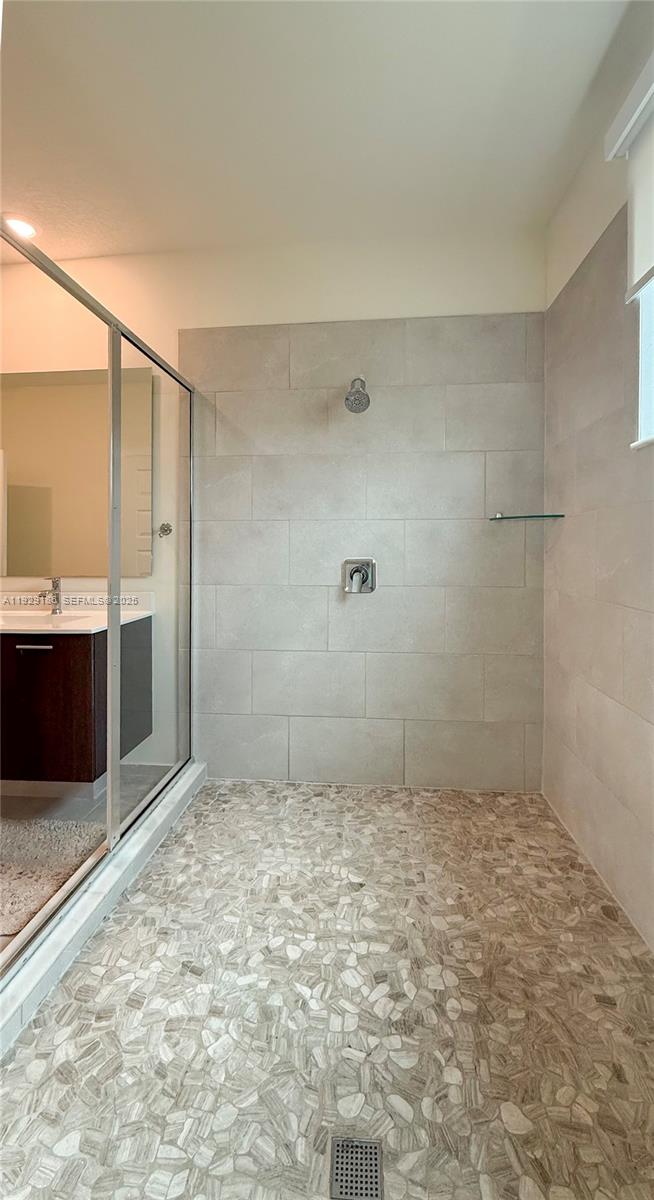 DOWNTOWN DORAL SOUTH PHAS - Residential