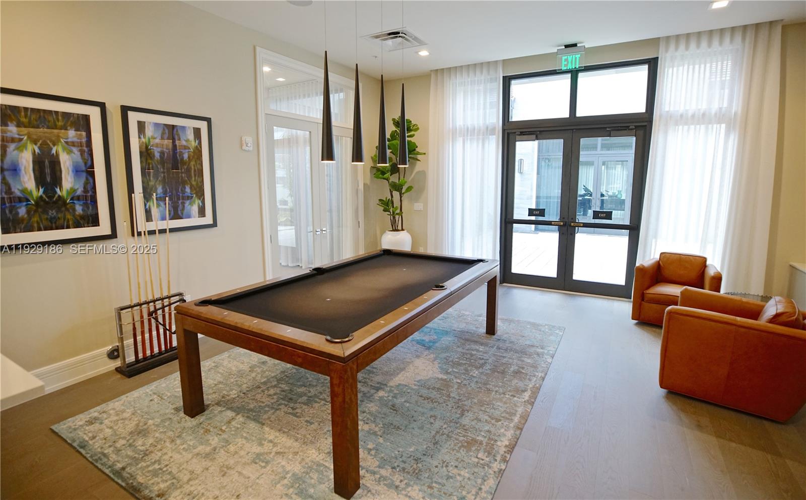 DOWNTOWN DORAL SOUTH PHAS - Residential