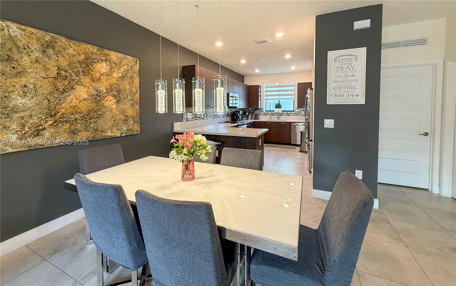 DOWNTOWN DORAL SOUTH PHAS - Residential