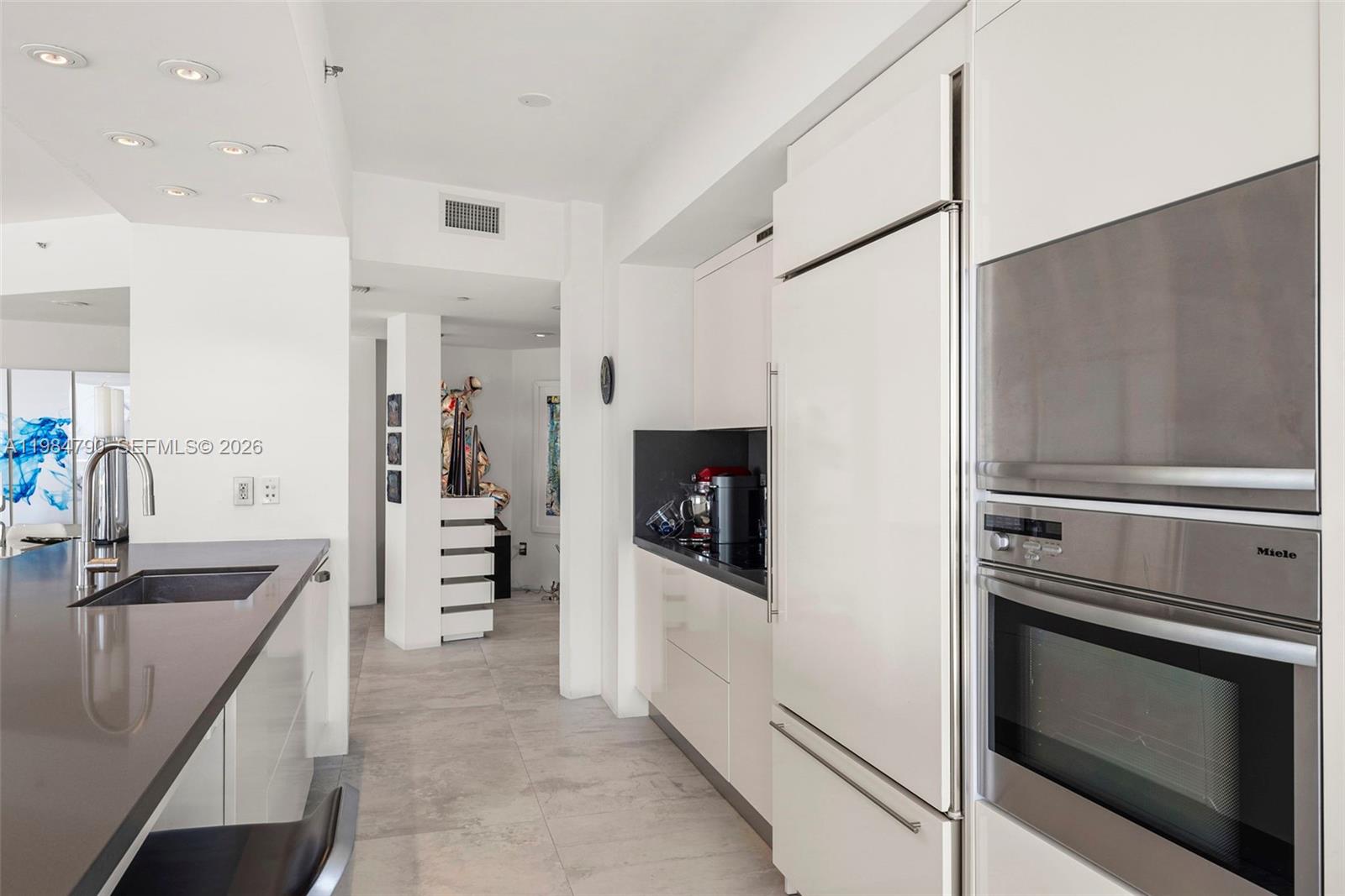 ICON SOUTH BEACH - Residential Lease