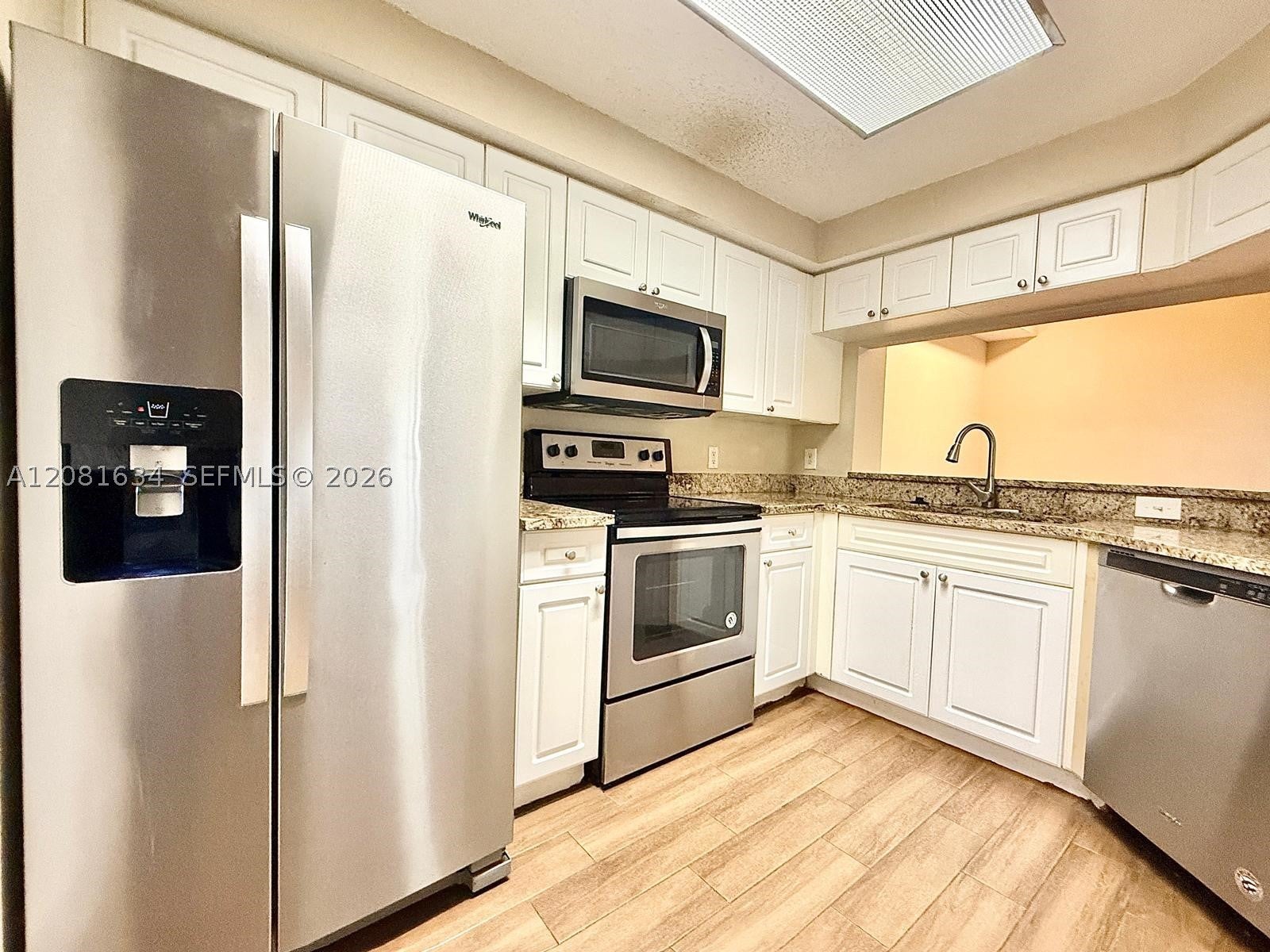 3023 Alcazar Pl 201