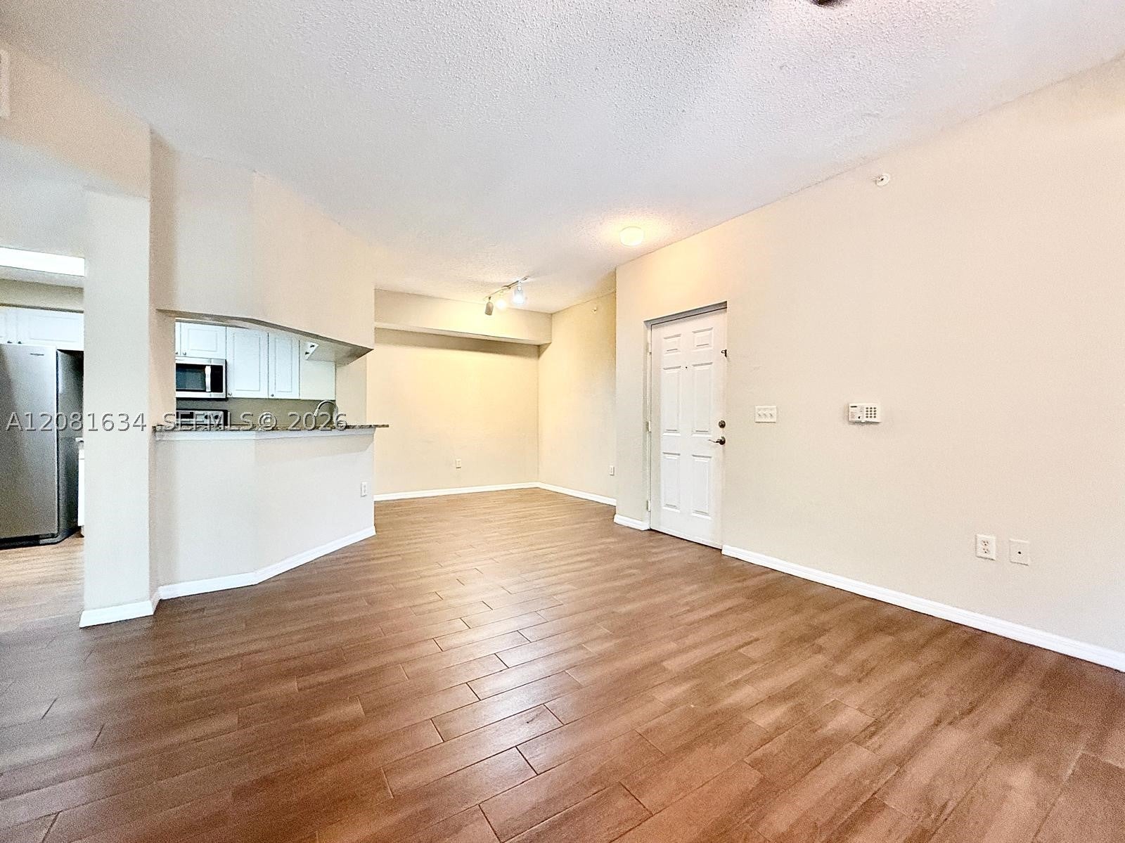 3023 Alcazar Pl 201