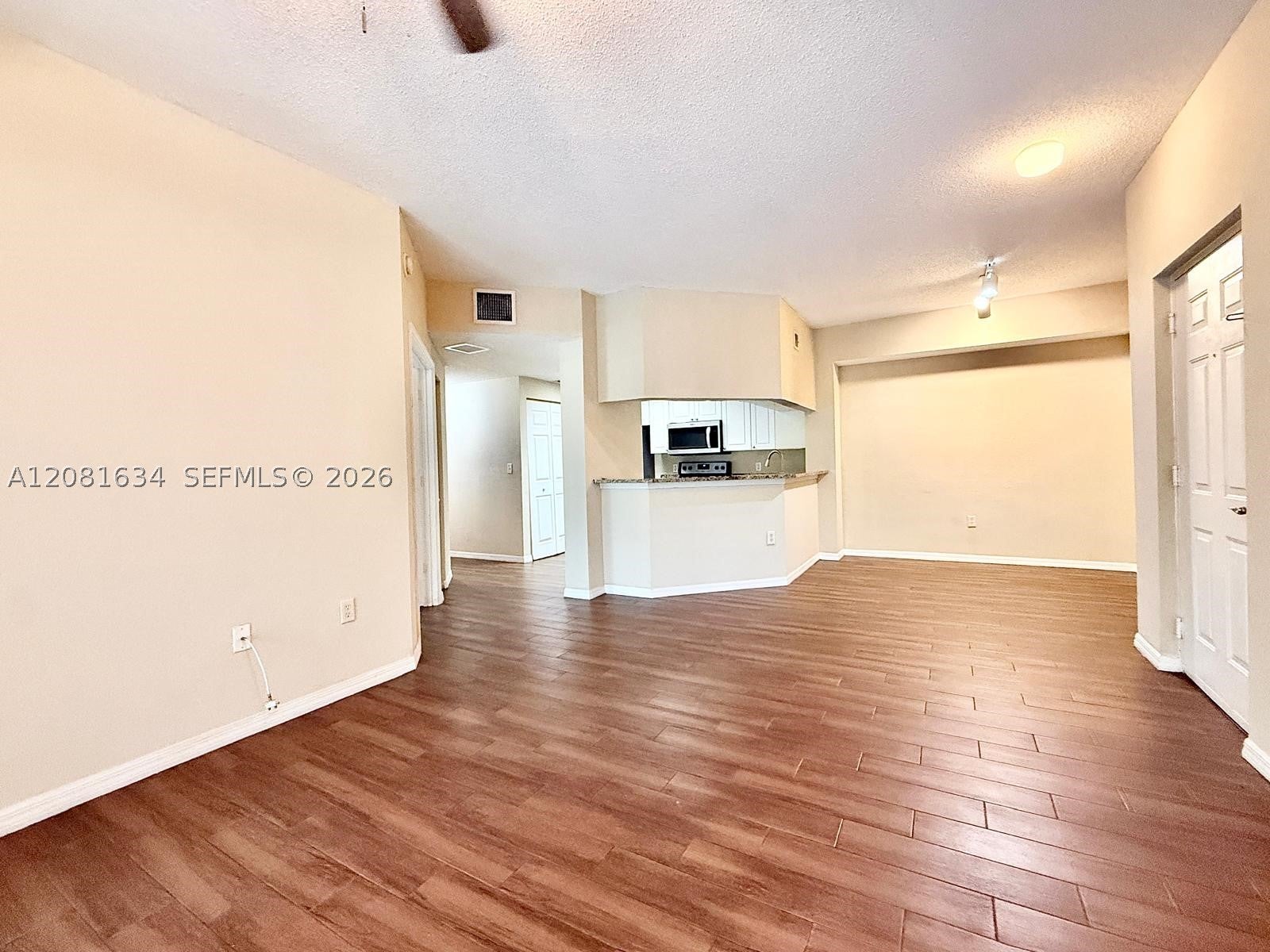 3023 Alcazar Pl 201