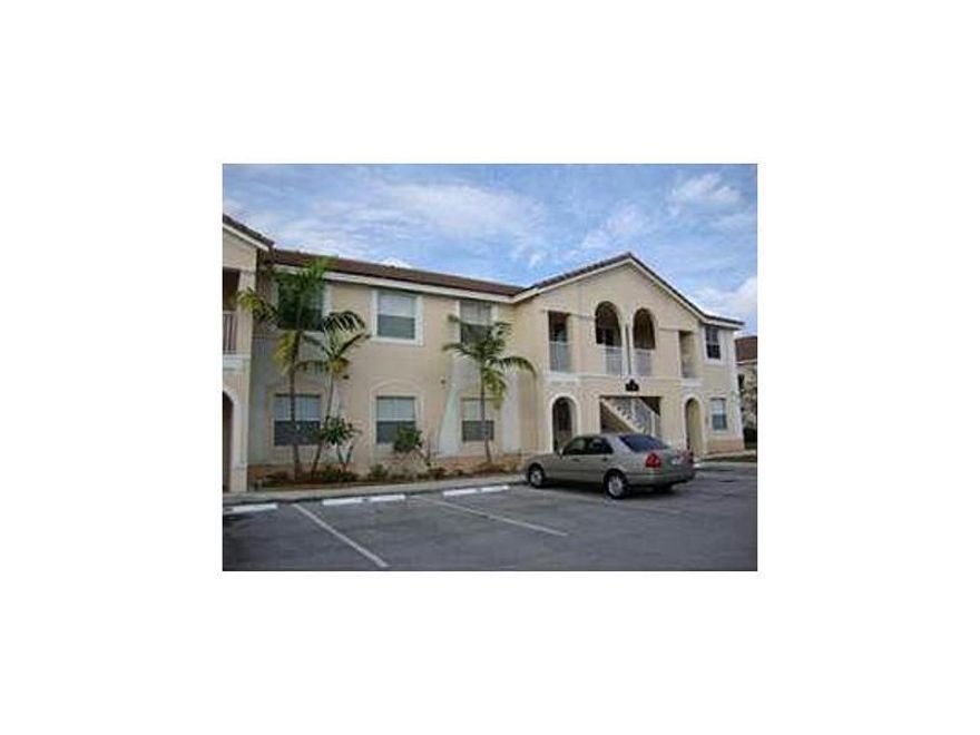 GOOD CONDITIONS, READY TO MOVE IN. FIRST MONTH AND TWO SECURITY DEPOSITS REQUIRED. PLEASE COMPLETE OFFER AND EMAIL LISTING AGENT INCLUDING CONTRACT TO LEASE, ESCROW LETTER, PICTURE ID, PAY STUBS (LAST TWO CHECKS), CRIMINAL BACKGROUND, AND THE ATTACHED REN TAL APPLICATION. ONLY COMPLETE PACKAGES WILL BE PROCESSED. WATER NOT INCLUDED.