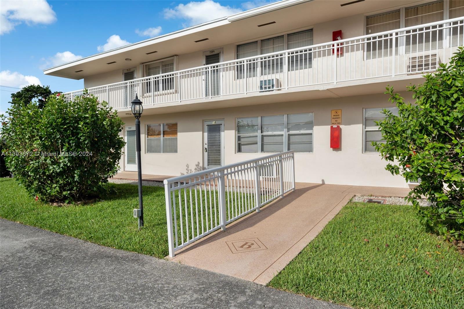 18 Hastings B, West Palm Beach, Palm Beach County, Florida - 1 Bedrooms  
2 Bathrooms - 