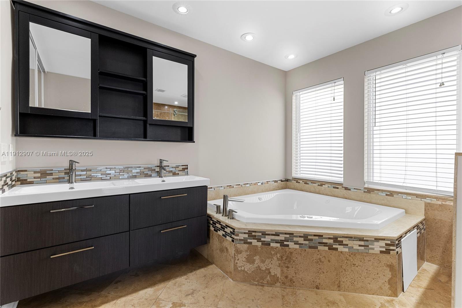 TOWNGATE - Residential Lease