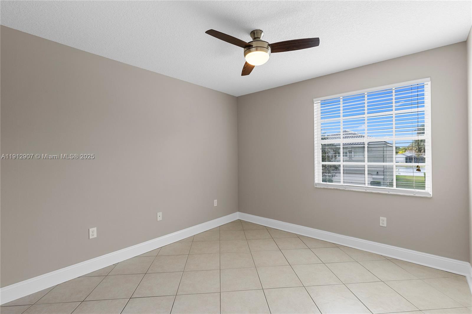 TOWNGATE - Residential Lease