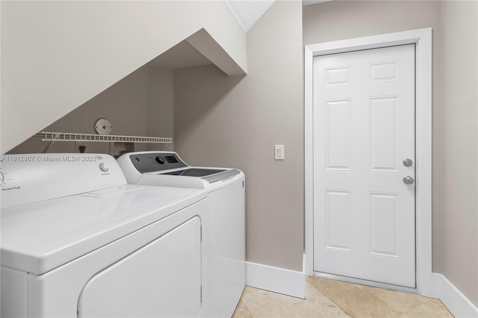 TOWNGATE - Residential Lease