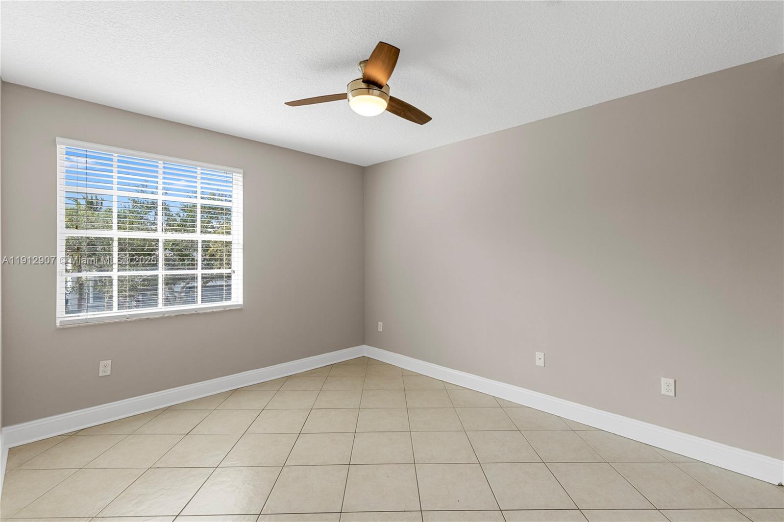 TOWNGATE - Residential Lease