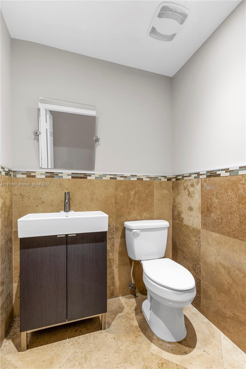 TOWNGATE - Residential Lease