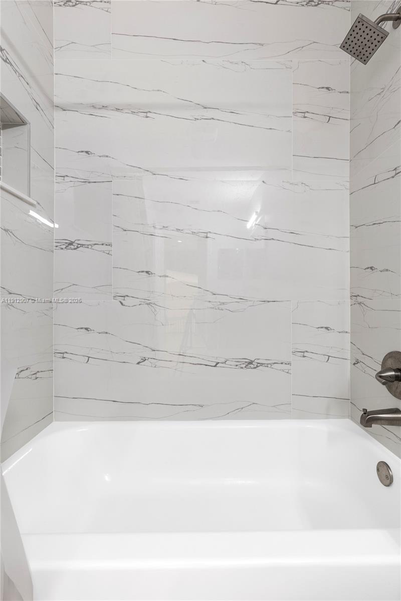 TOWNGATE - Residential Lease