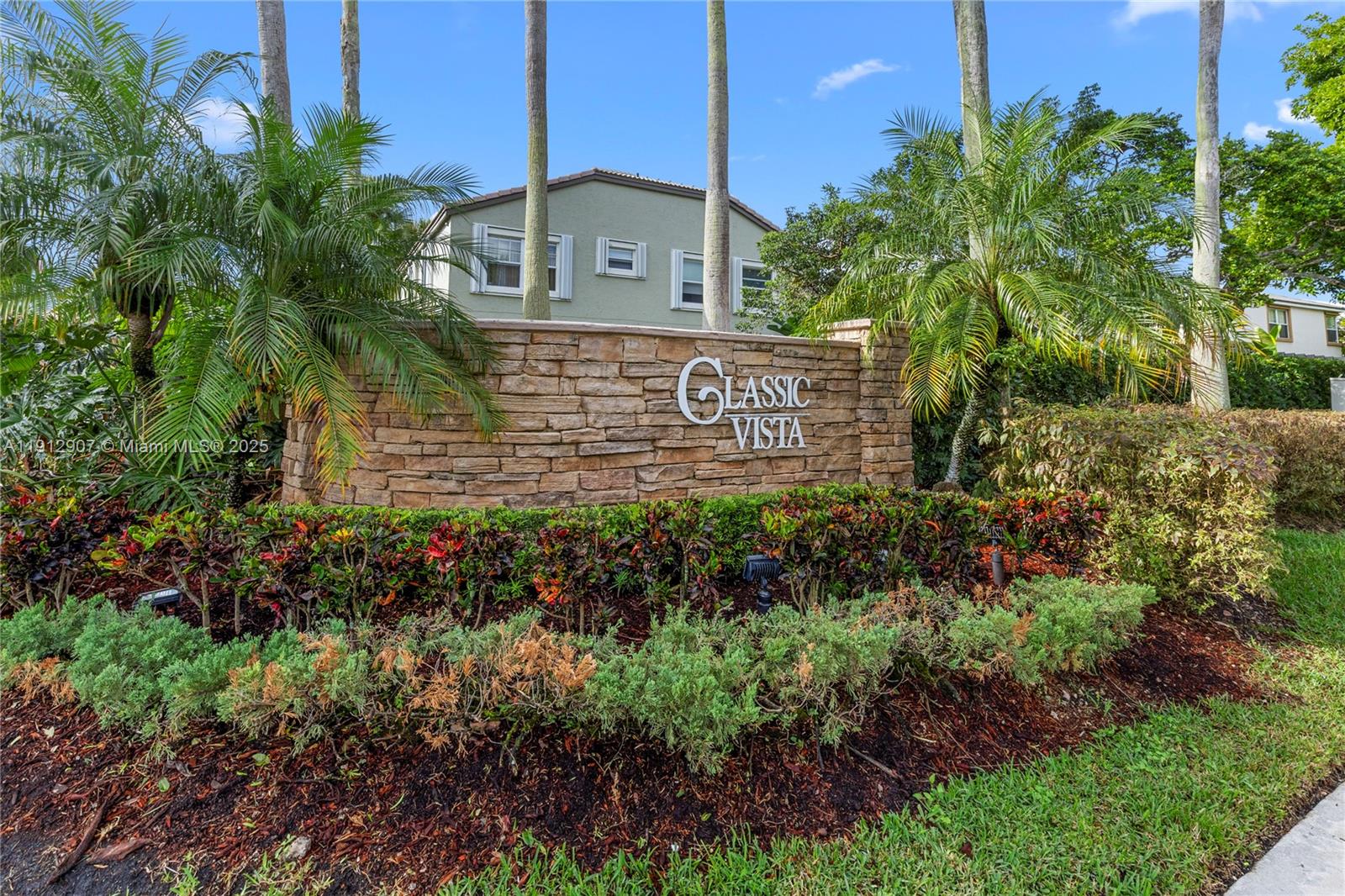 TOWNGATE - Residential Lease