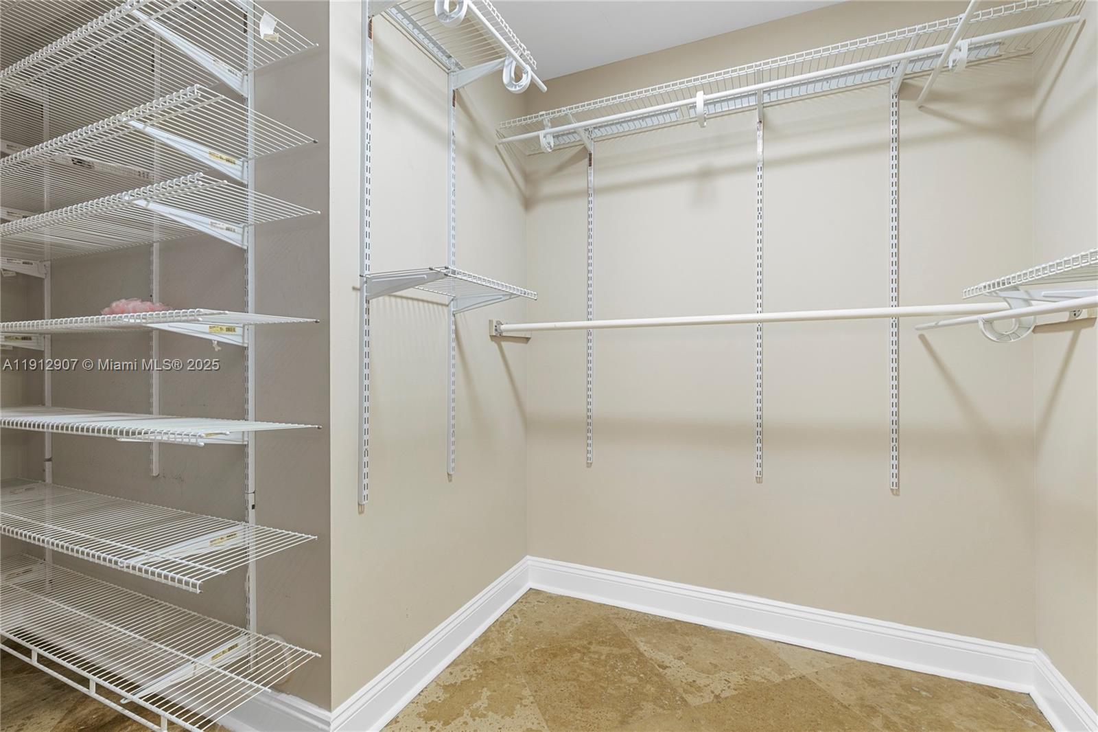 TOWNGATE - Residential Lease