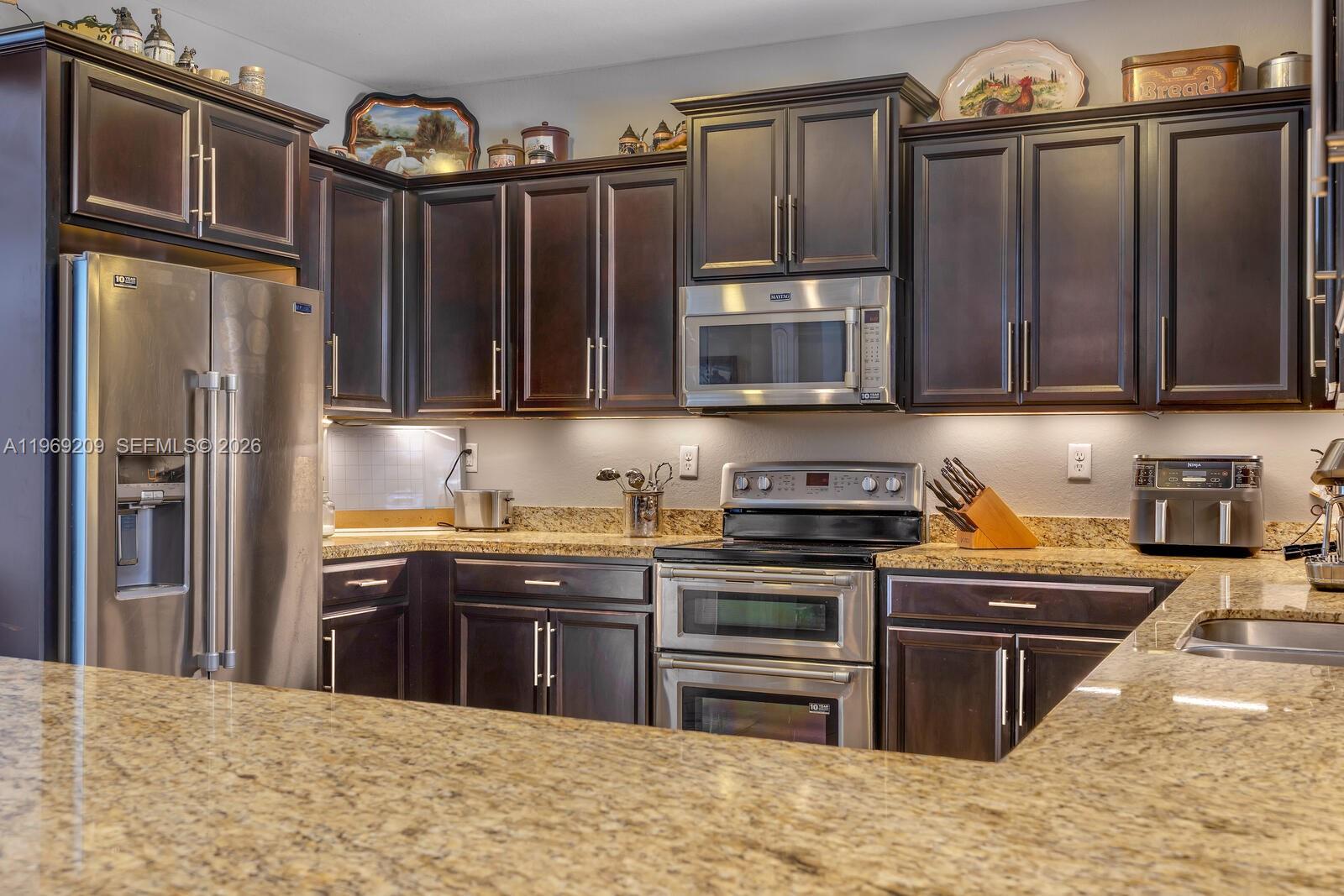 REDLAND REEF - Residential