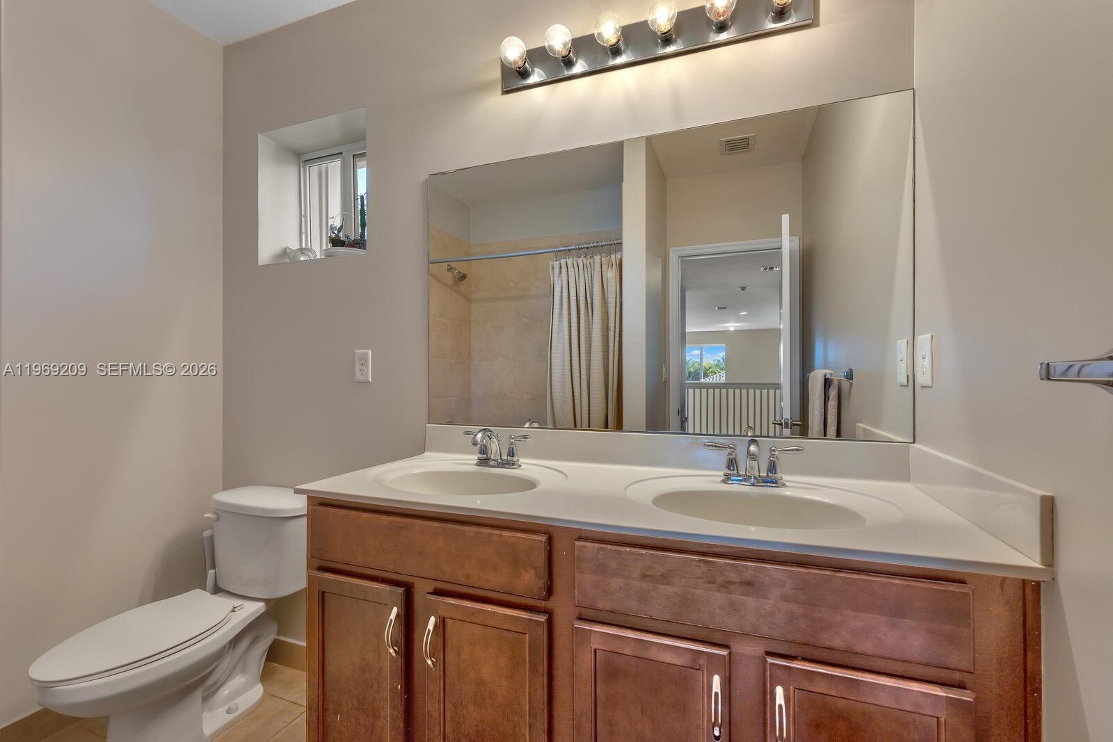 REDLAND REEF - Residential