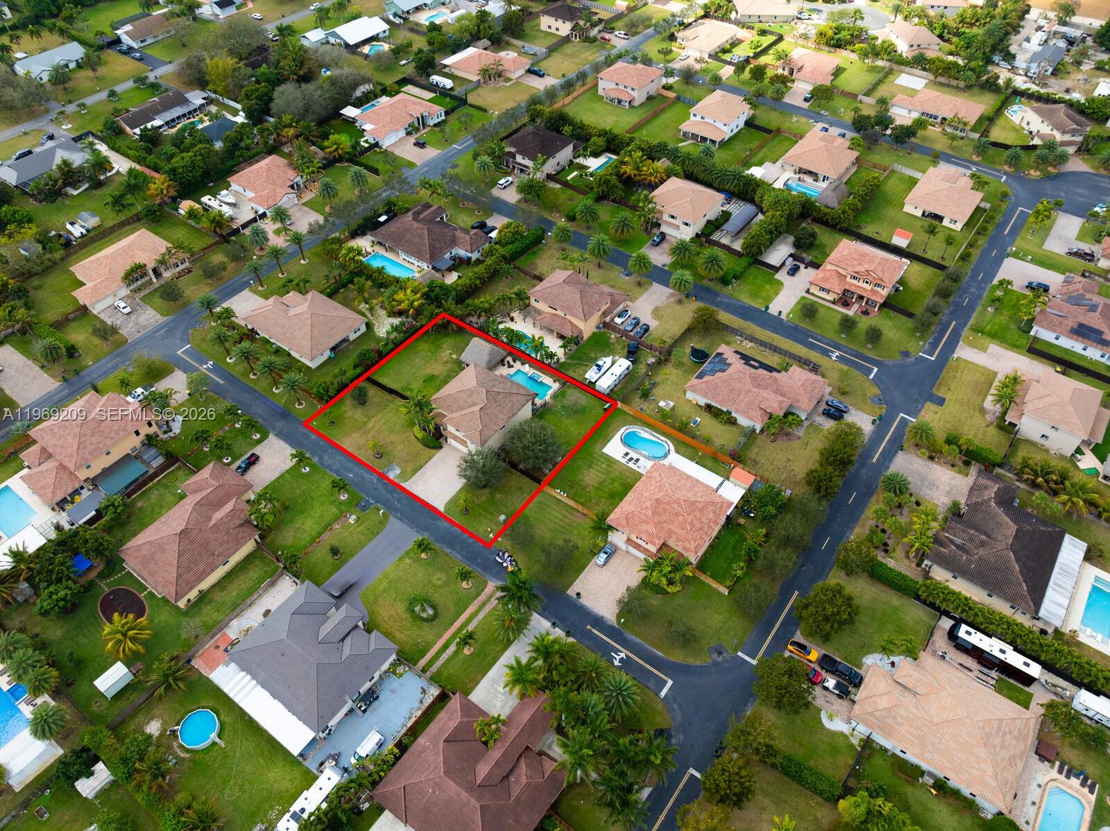 REDLAND REEF - Residential