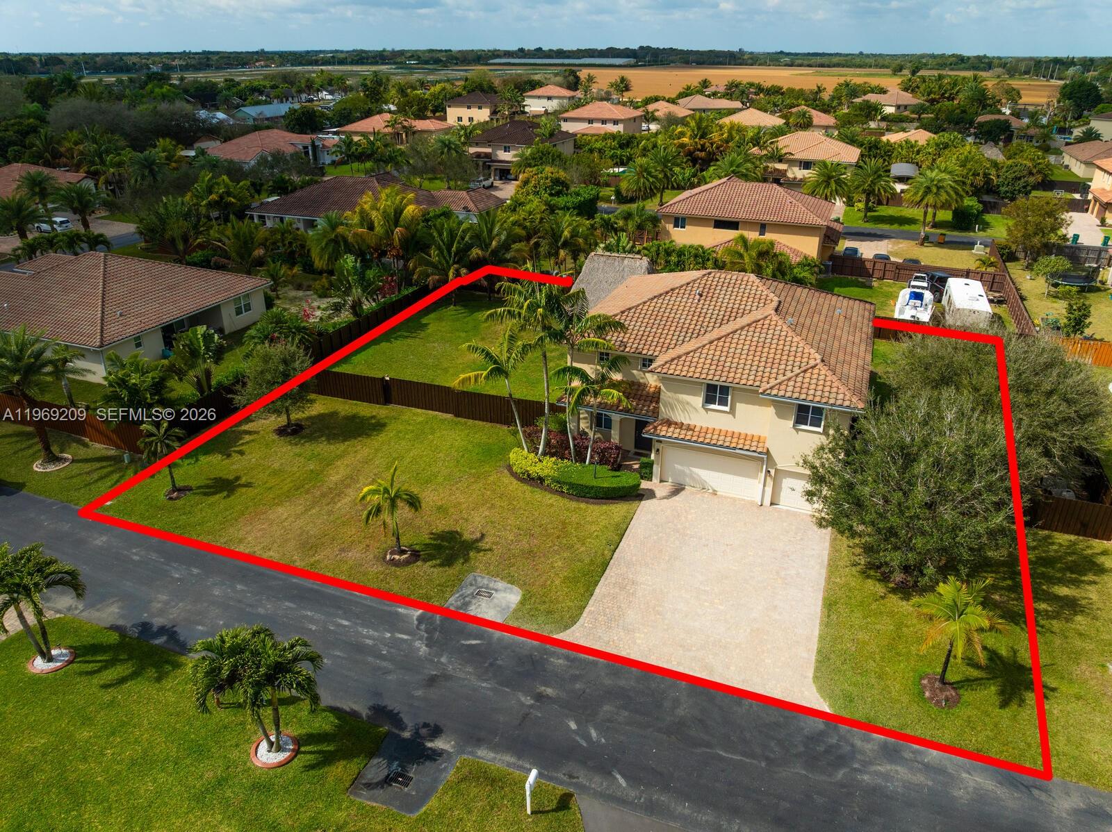 REDLAND REEF - Residential