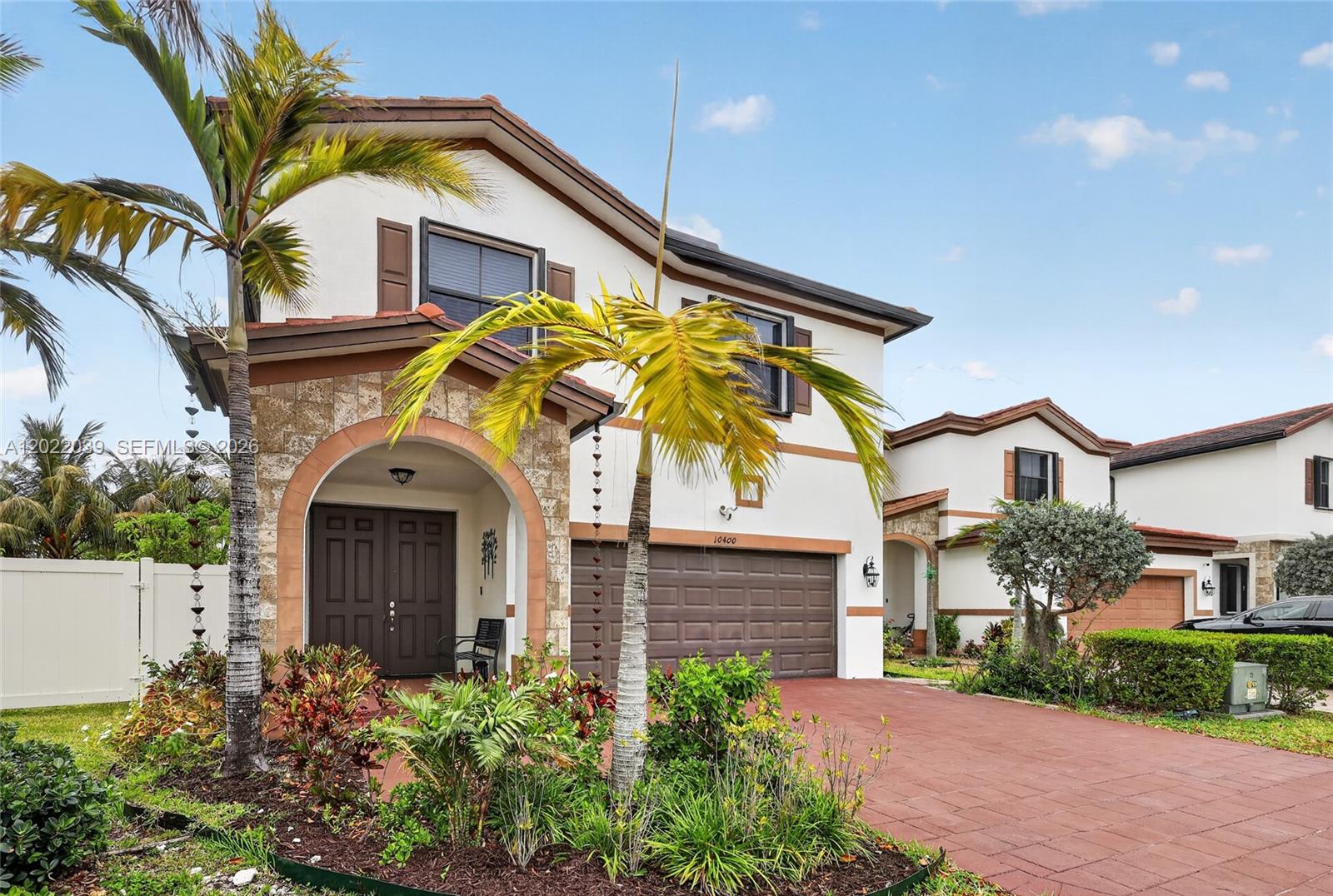 AQUABELLA - Residential