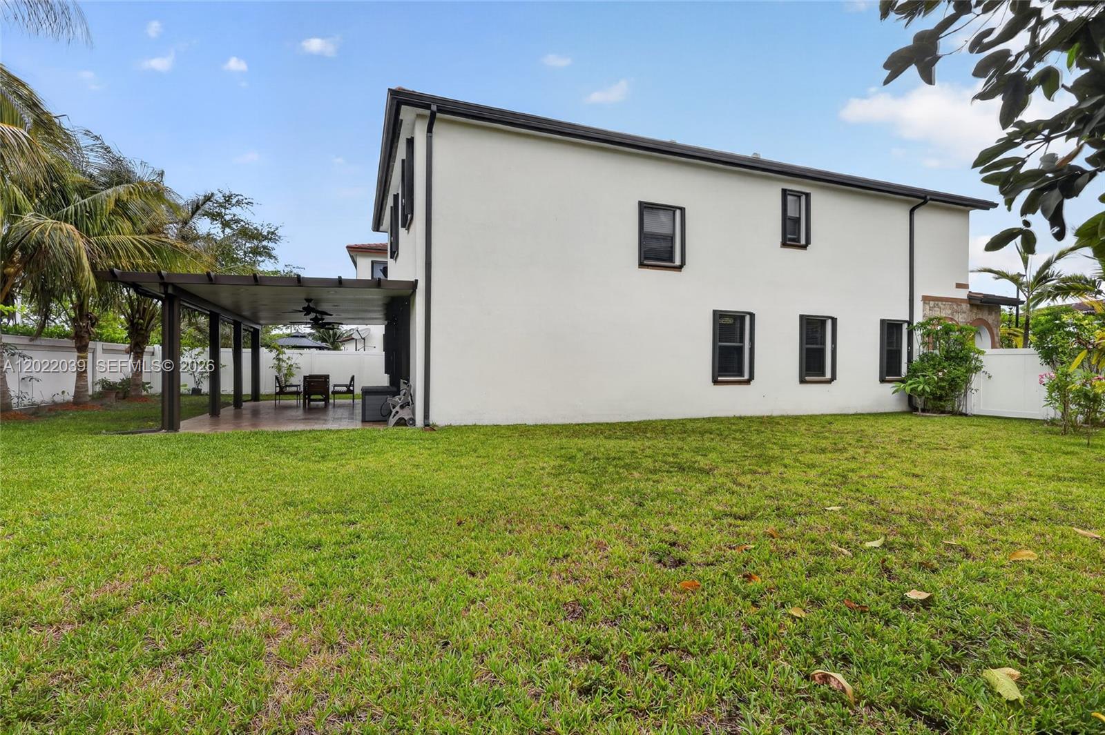 AQUABELLA - Residential