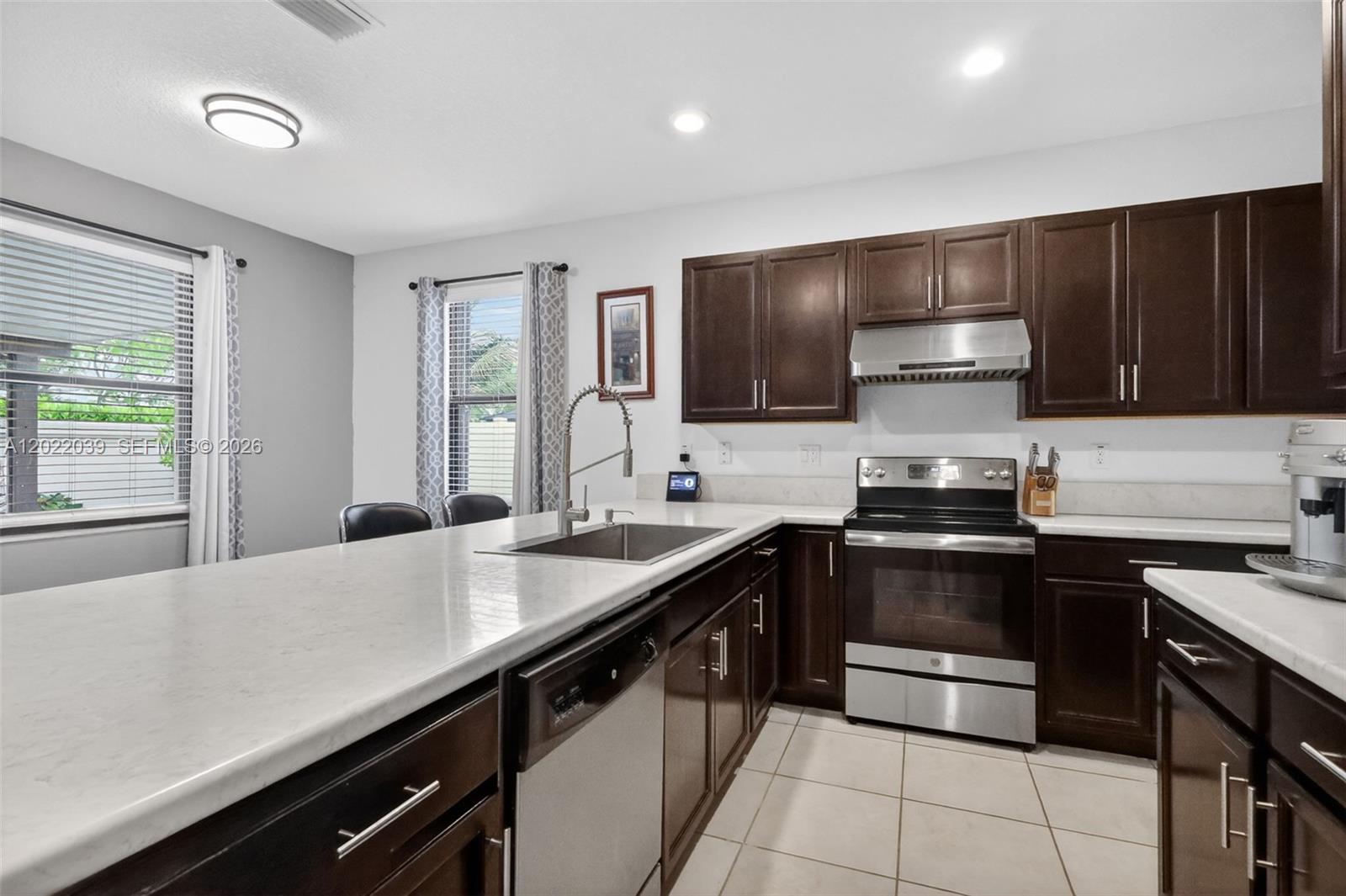 AQUABELLA - Residential