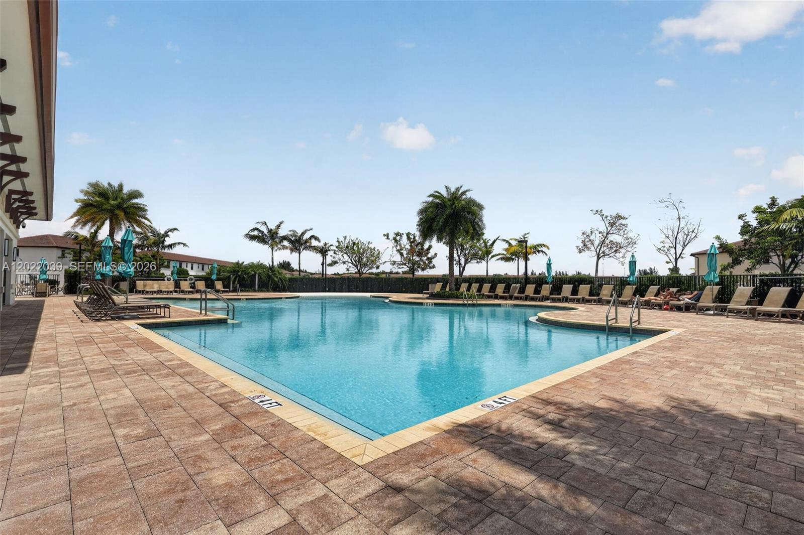 AQUABELLA - Residential