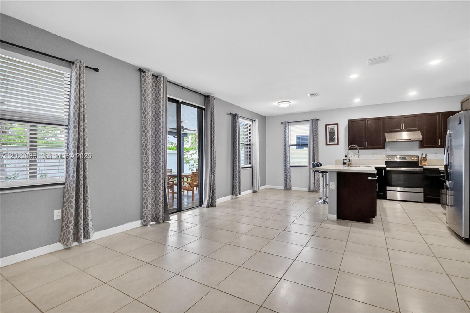 AQUABELLA - Residential