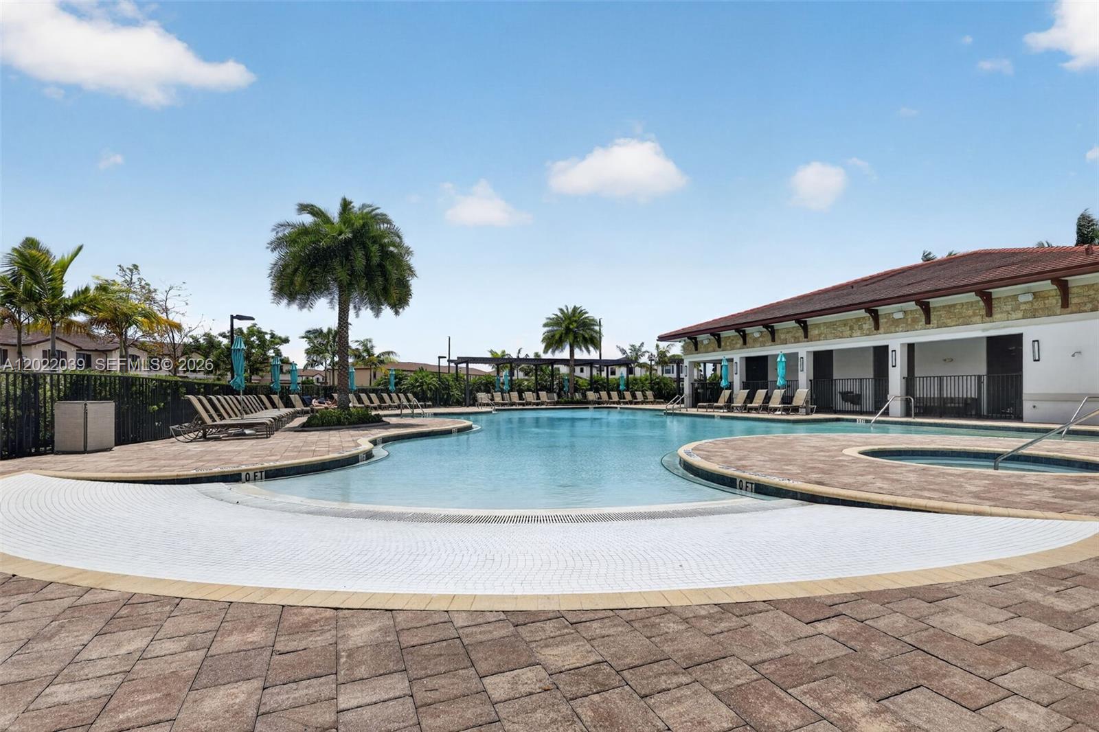AQUABELLA - Residential