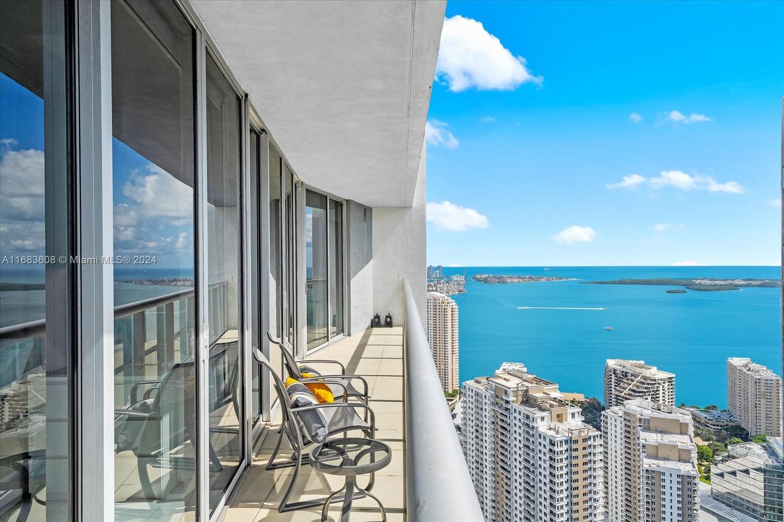 Property for Sale at 475 Brickell Ave 5113, Miami, Broward County, Florida - Bedrooms: 2 
Bathrooms: 2  - $820,000