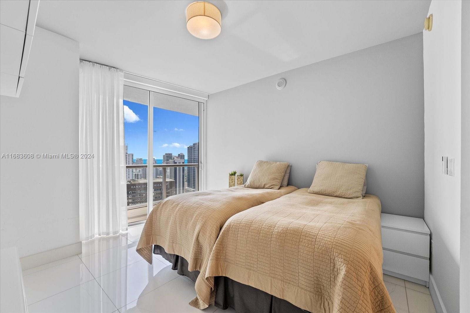 ICONBRICKELL CONDO NO 1 - Residential