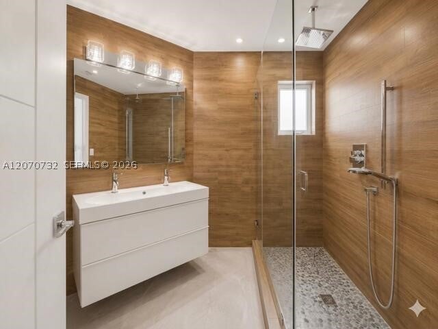 2558 NE 206th Ter