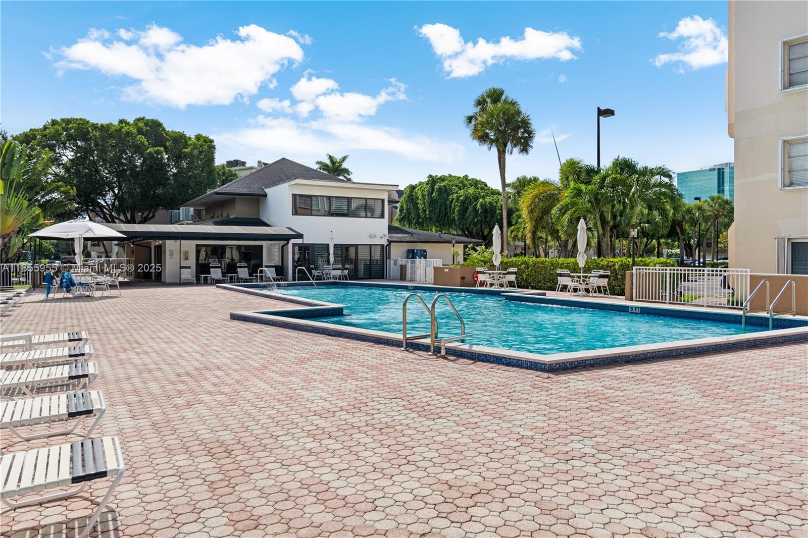 KINGS CREEK SO CONDO - Residential