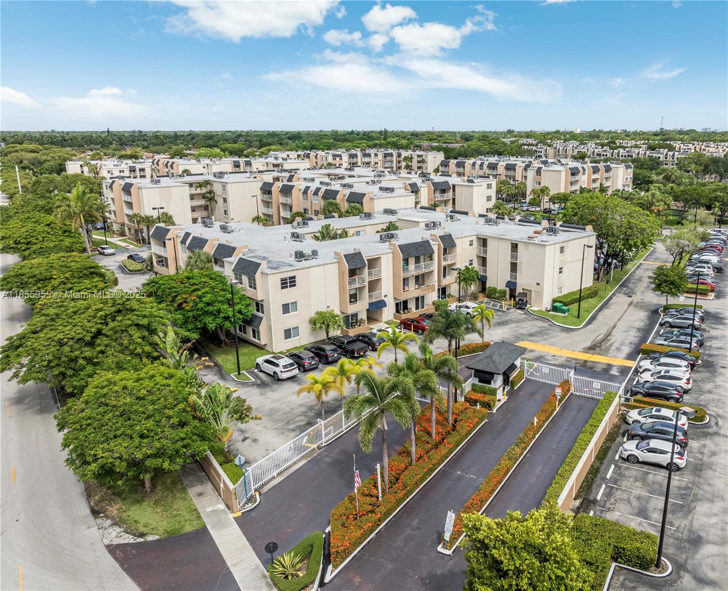 KINGS CREEK SO CONDO - Residential