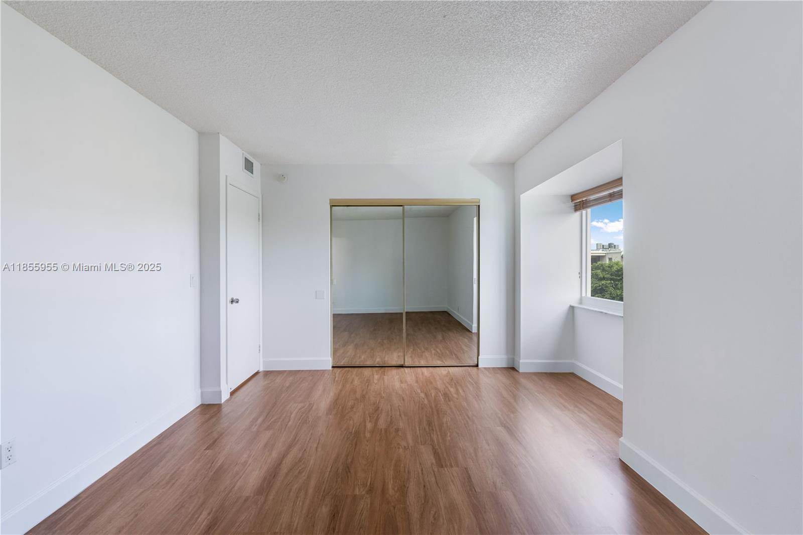 KINGS CREEK SO CONDO - Residential