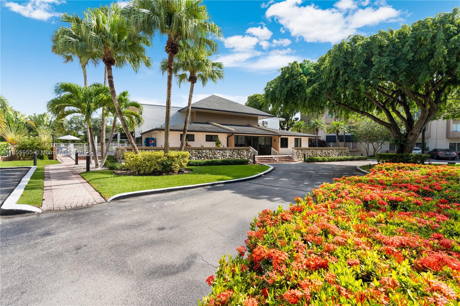 KINGS CREEK SO CONDO - Residential