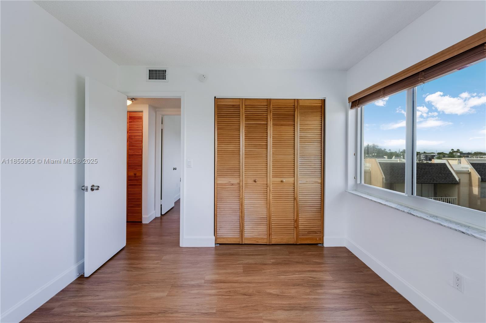 KINGS CREEK SO CONDO - Residential