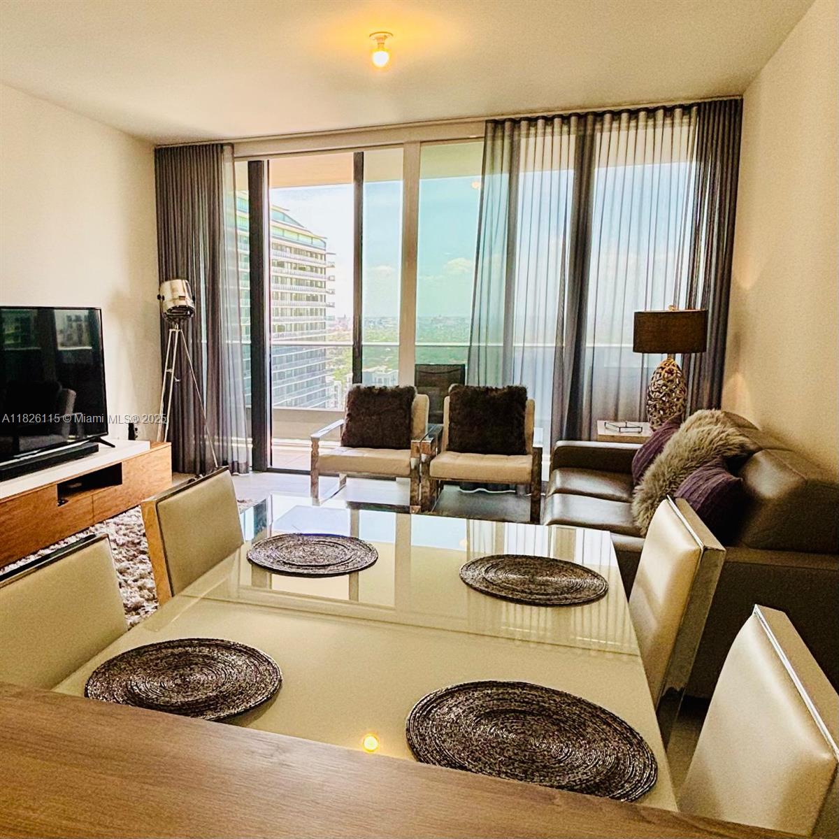 1000 Brickell Plz 3404